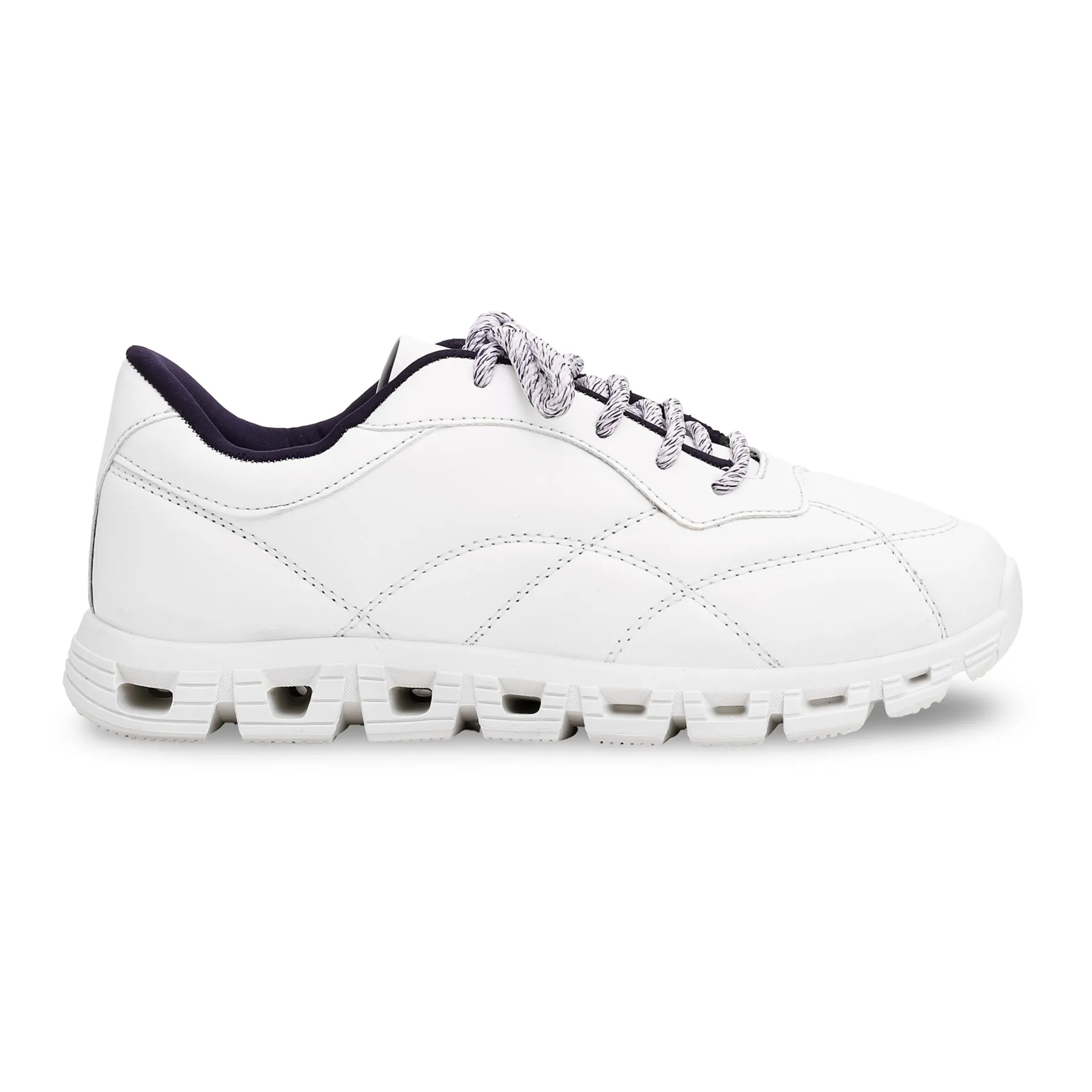 Women White Sneaker AT7318